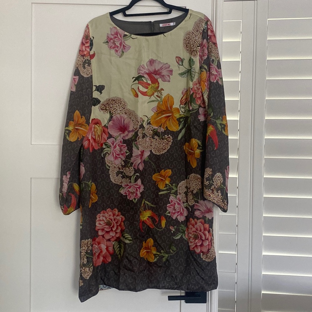Johnny was size medium silk dress